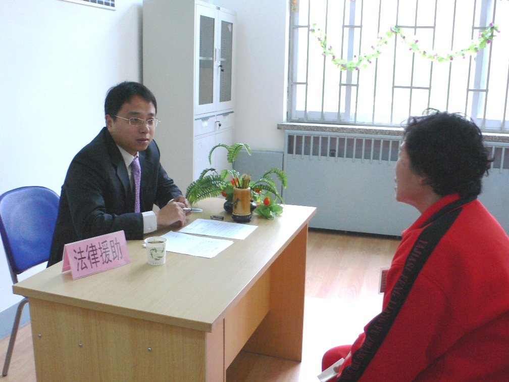 �ˆT�Ɏ���(du��)�ڽ��ˆT�M(j��n)�з���Ԯ��